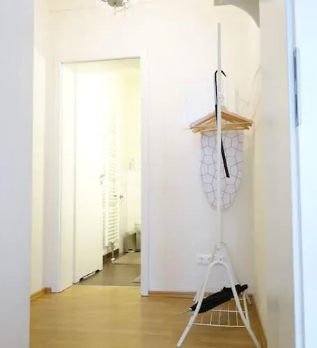 Cosy Nearby Station Neustadt In It-district Dresden